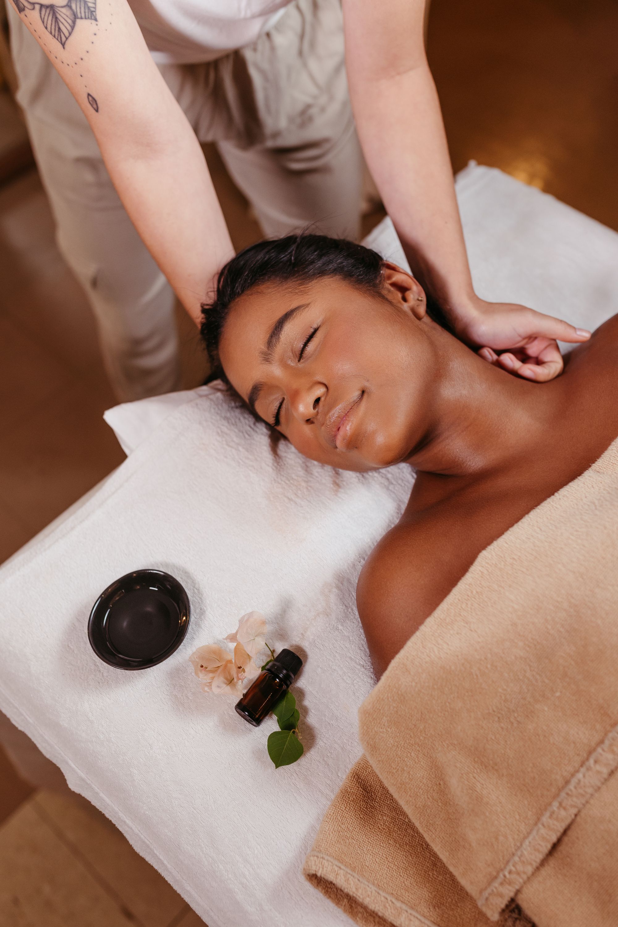 Masaje de cuello con aromaterapia